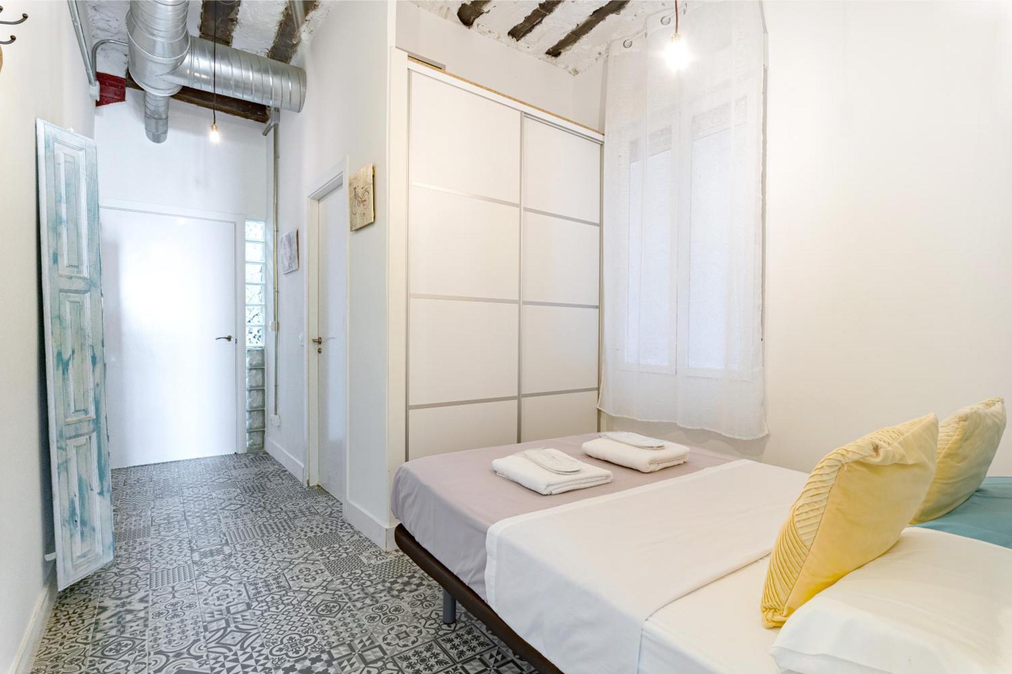 Vintage Apartment Near Puerta Del Sol Мадрид Екстериор снимка