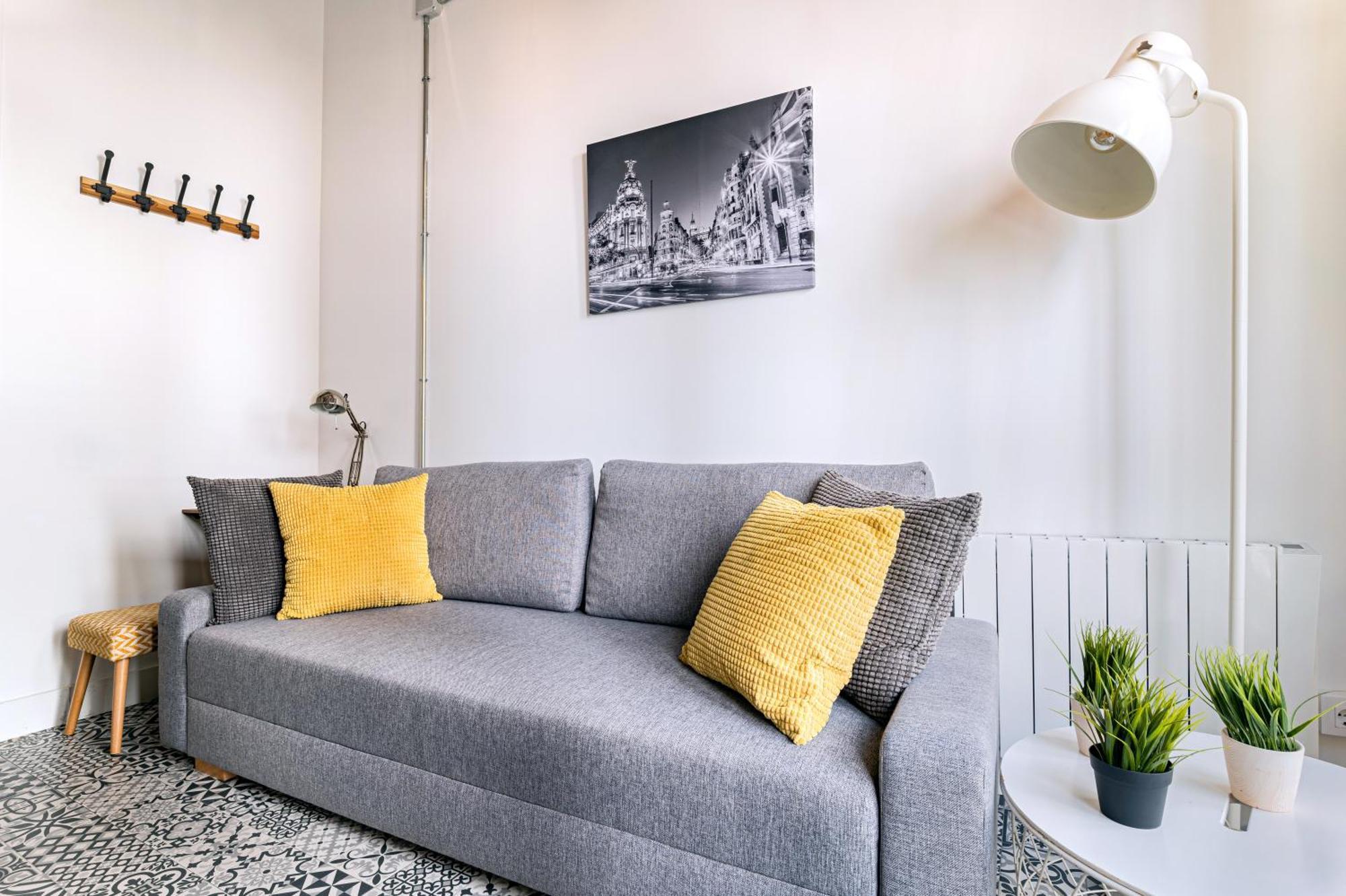 Vintage Apartment Near Puerta Del Sol Мадрид Екстериор снимка