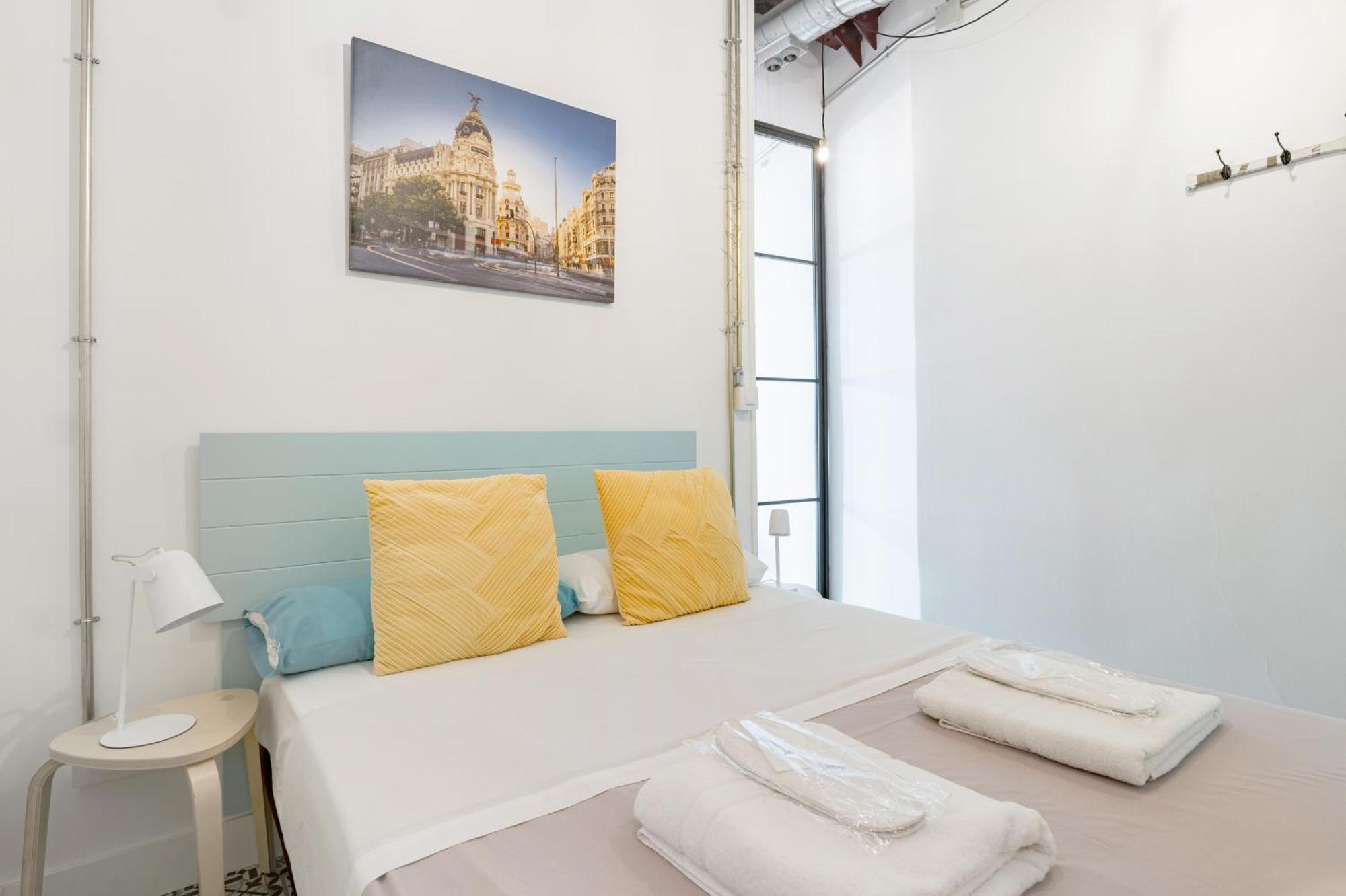 Vintage Apartment Near Puerta Del Sol Мадрид Екстериор снимка