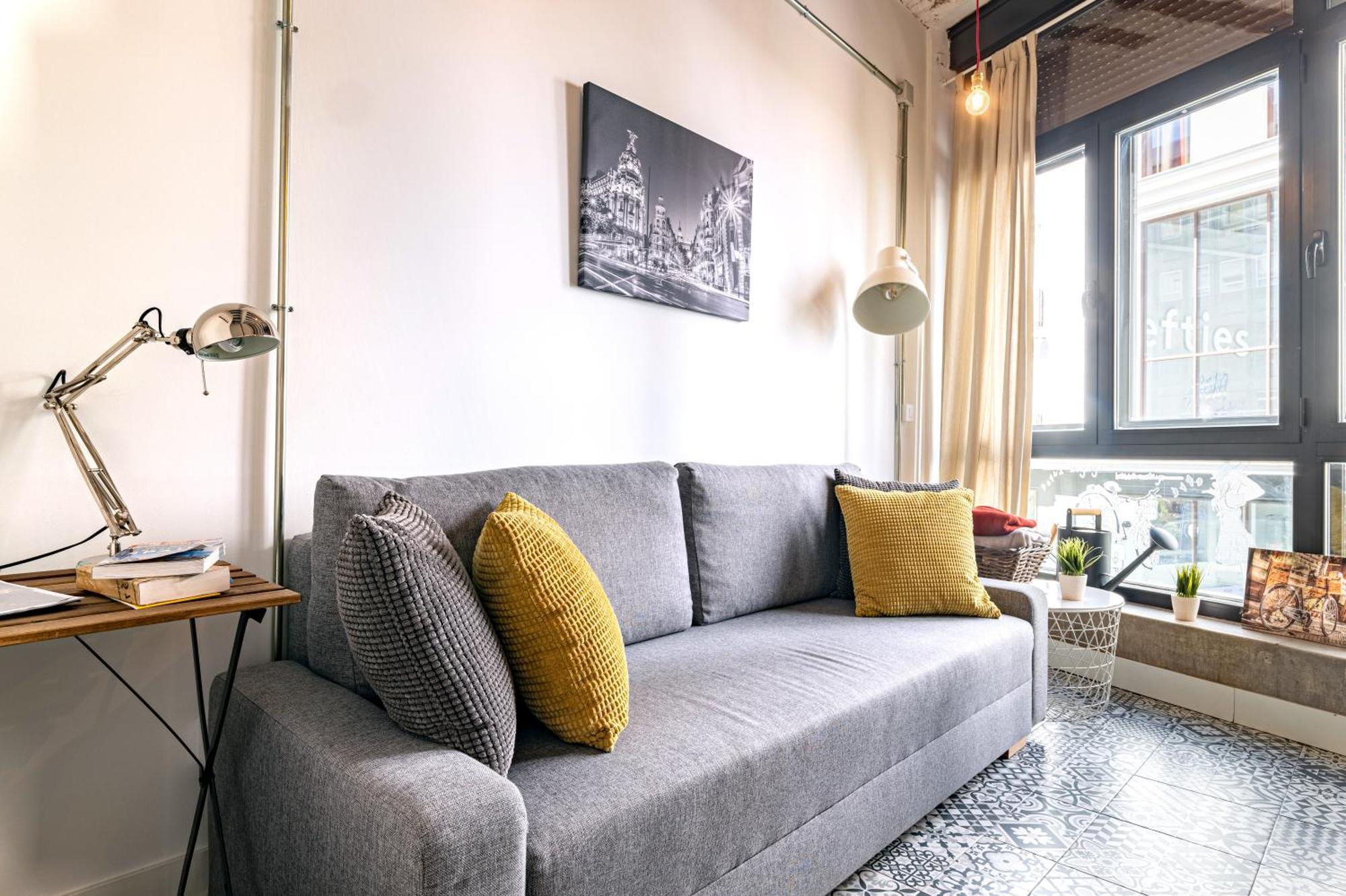 Vintage Apartment Near Puerta Del Sol Мадрид Екстериор снимка