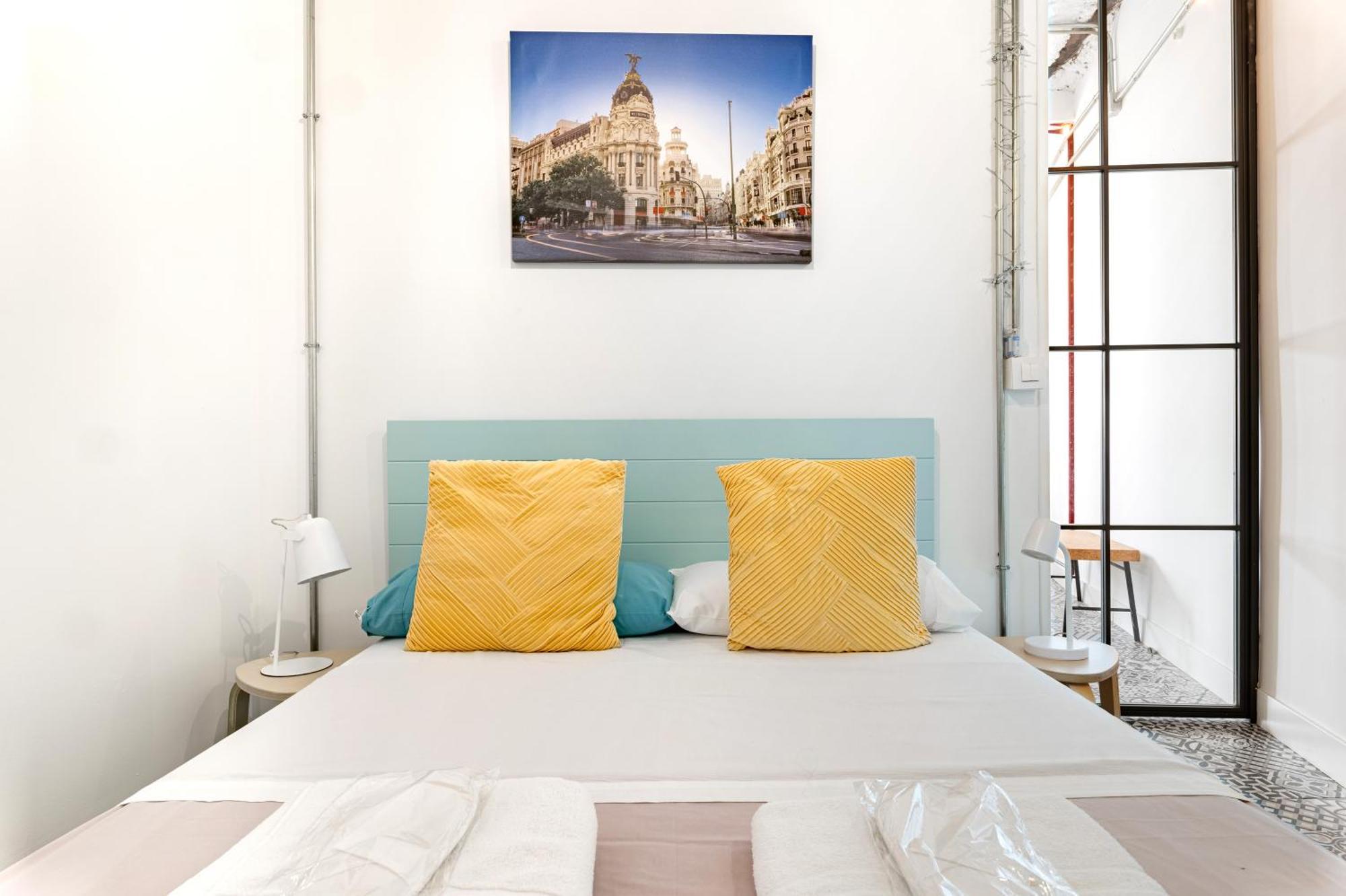 Vintage Apartment Near Puerta Del Sol Мадрид Екстериор снимка