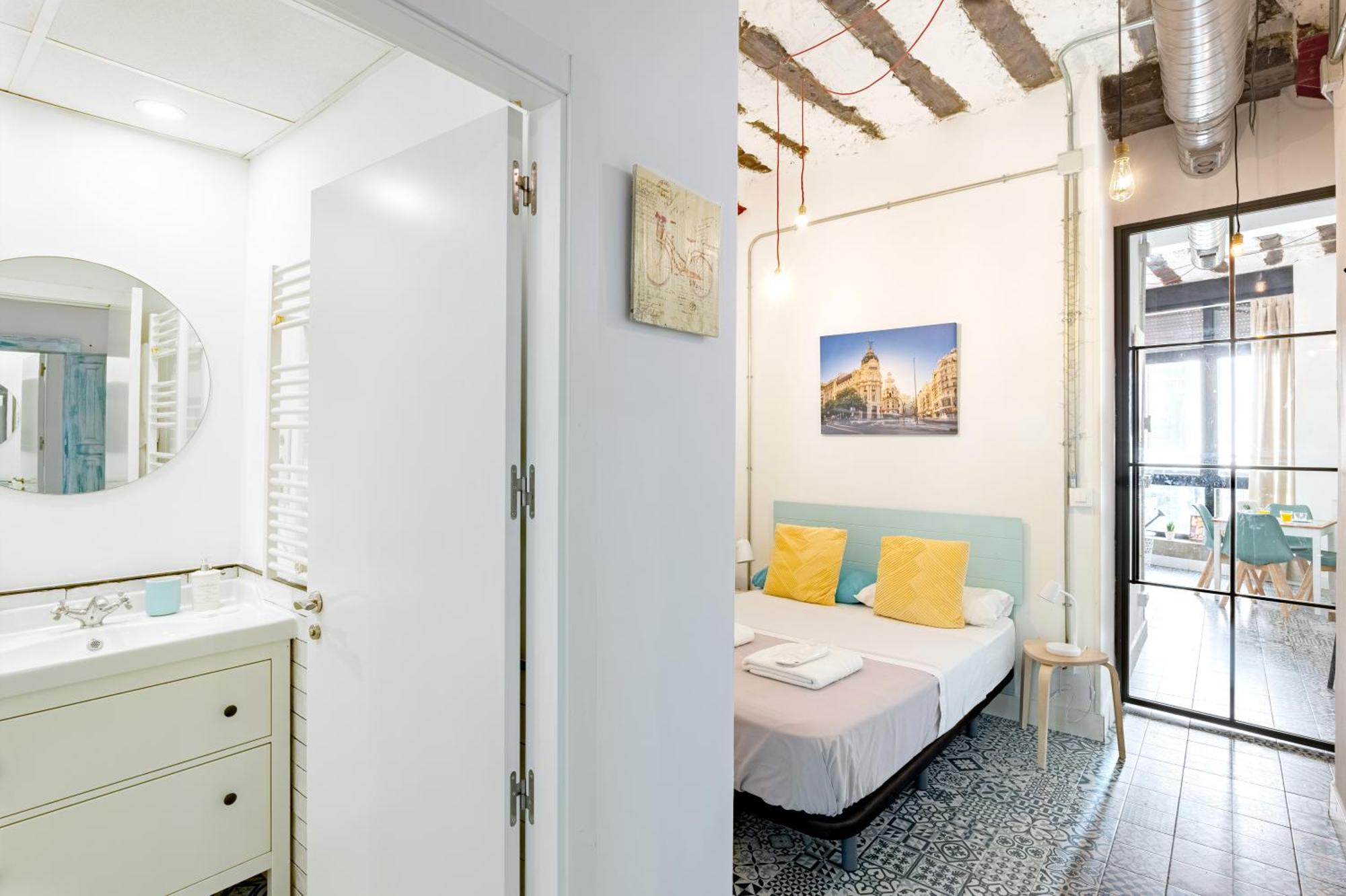 Vintage Apartment Near Puerta Del Sol Мадрид Екстериор снимка